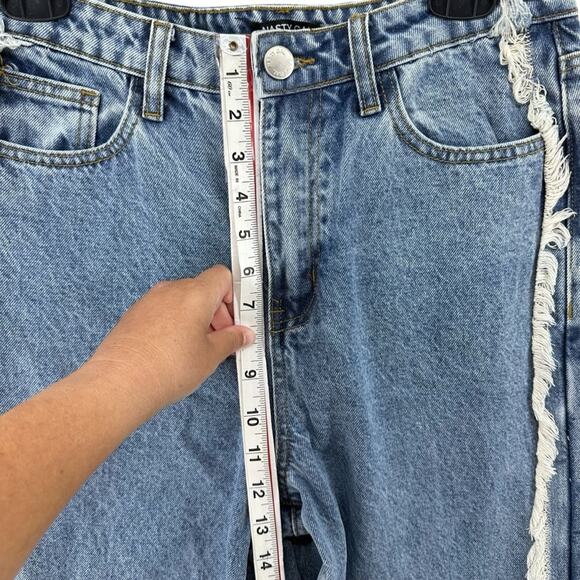 NWT Nasty Gal fray seam straight leg high rise jeans in light blue woman’s sz 8 - Picture 11 of 12